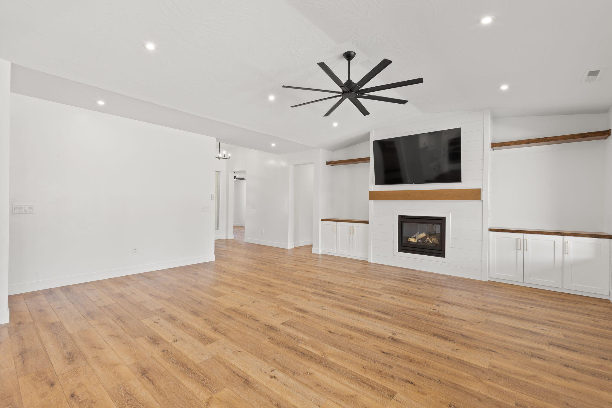 COTTAM COVE - Residential