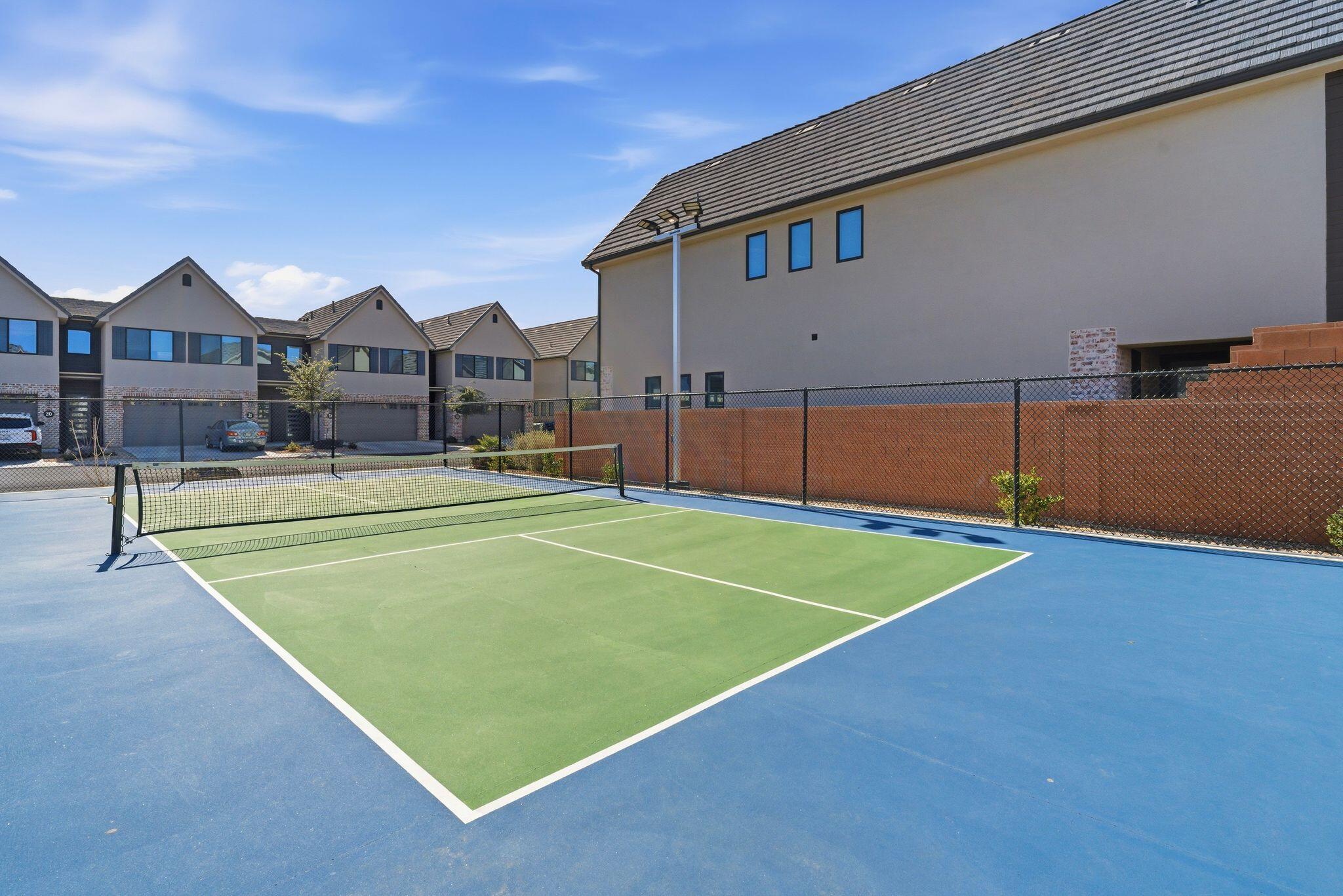 HERITAGE POINTE - Residential