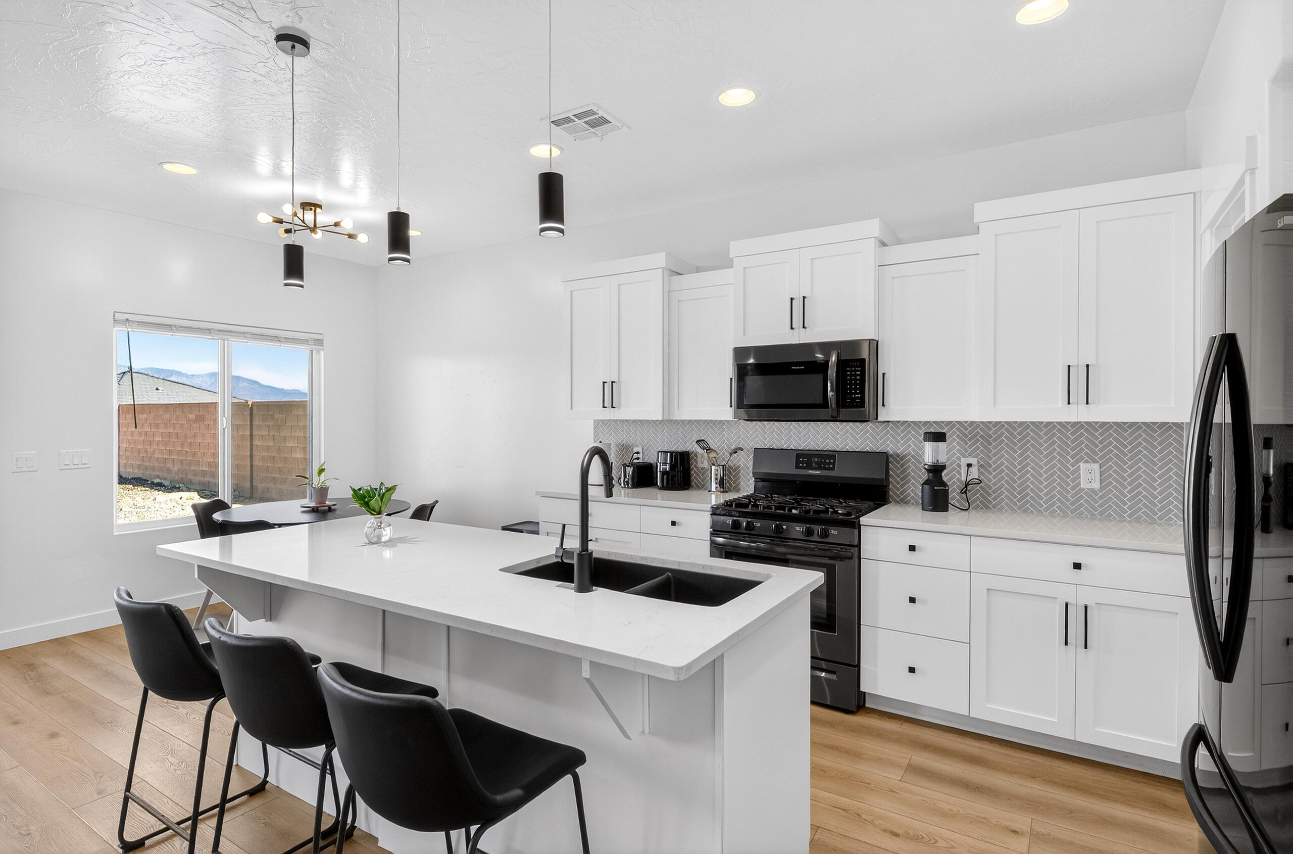 SAGE CANYON - Residential