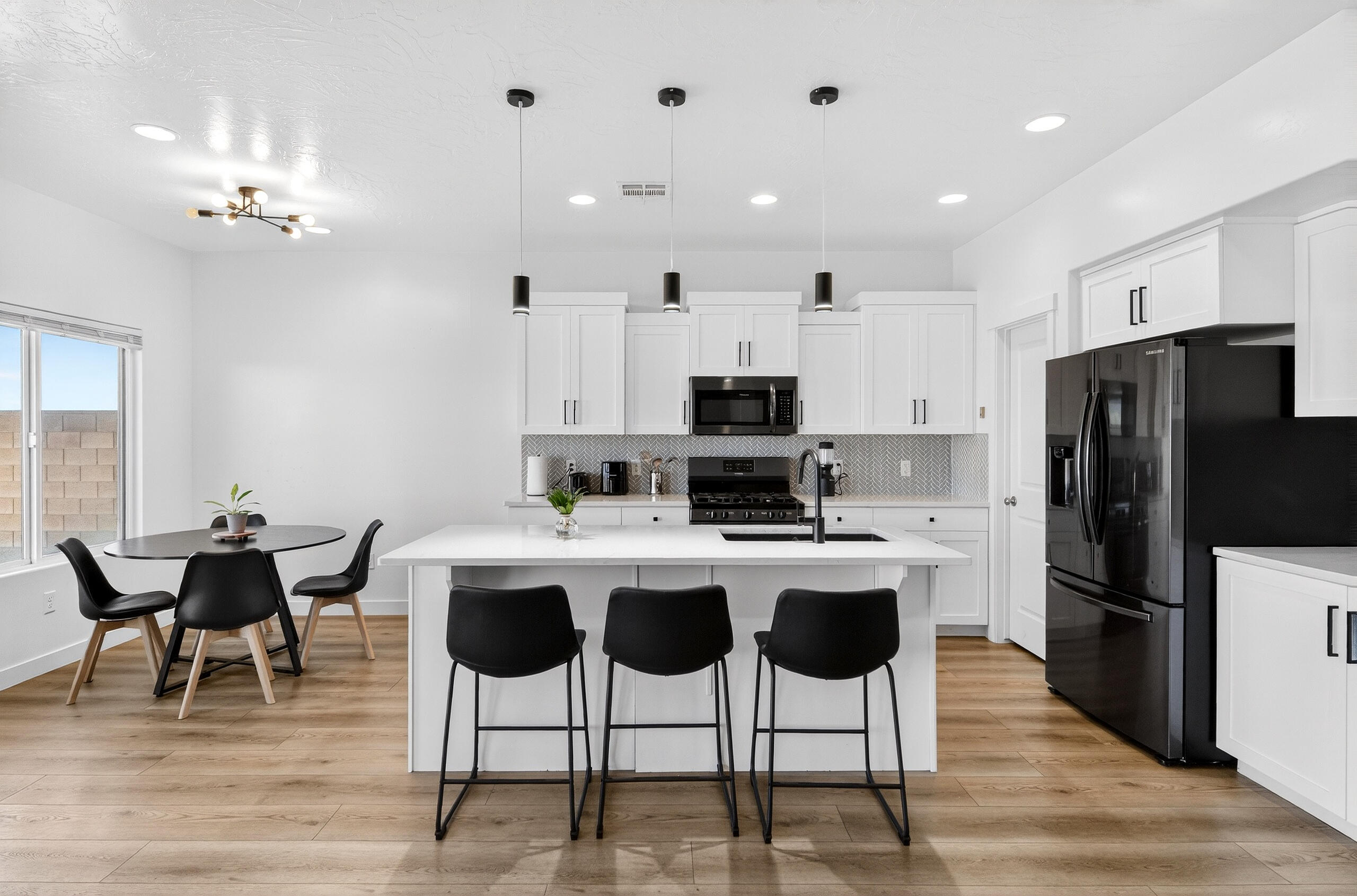 SAGE CANYON - Residential