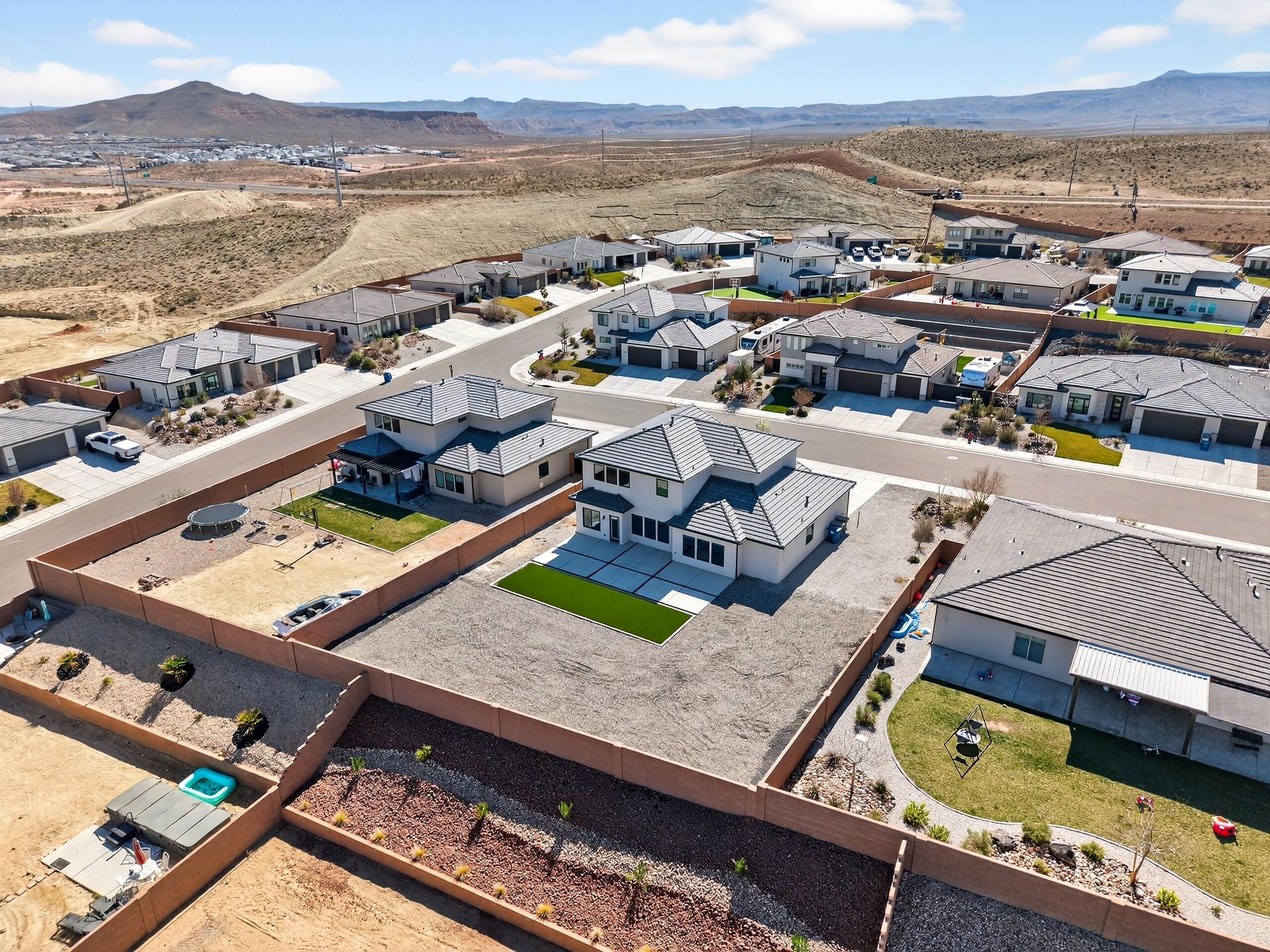 SAGE CANYON - Residential