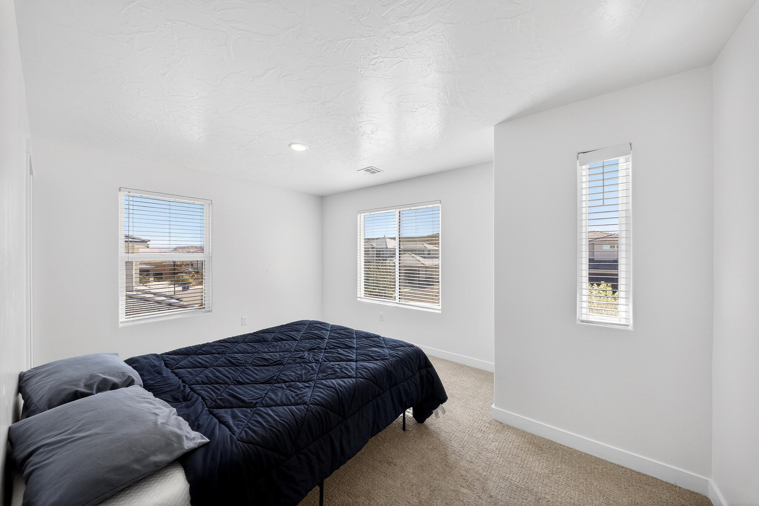 SAGE CANYON - Residential