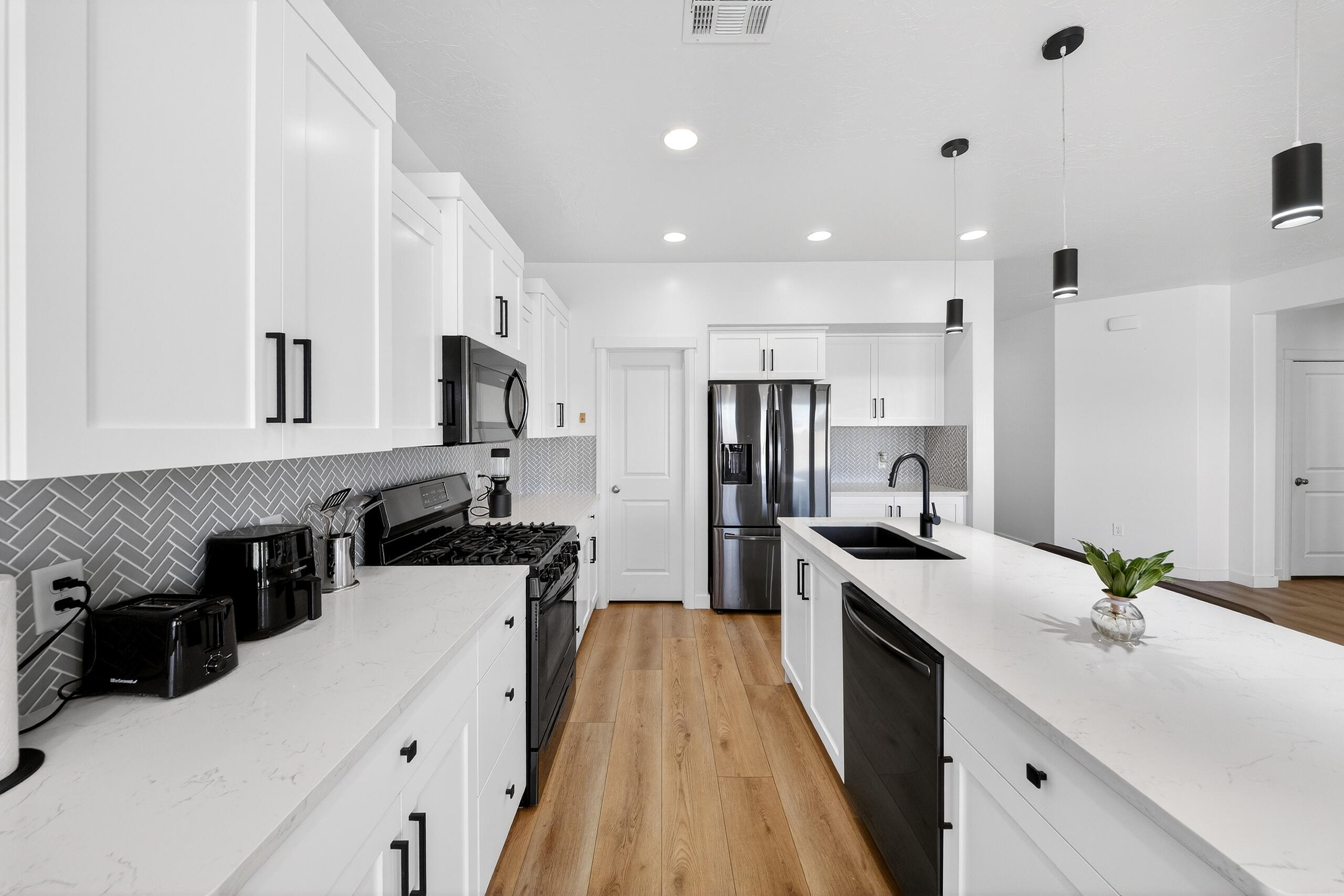 SAGE CANYON - Residential