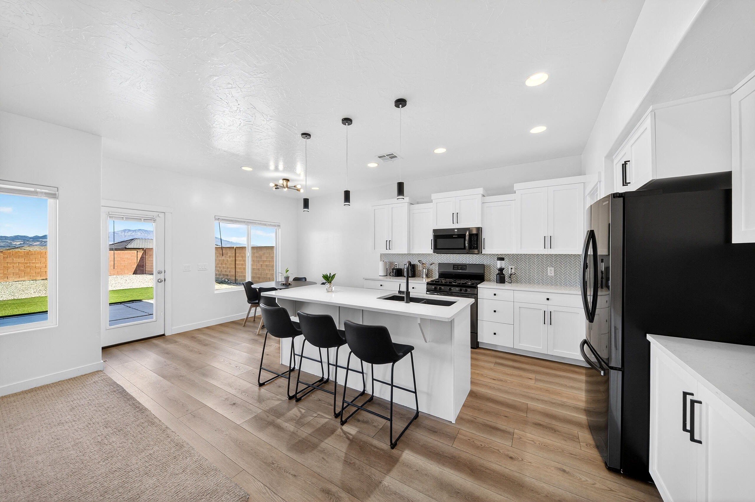 SAGE CANYON - Residential