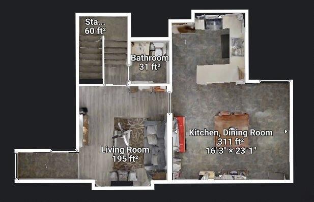 Main image without alt text