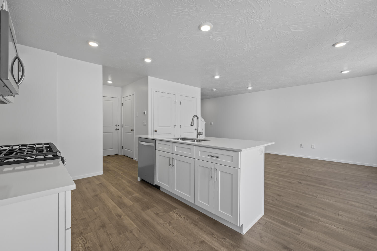 LAVENDER CANYON AT LONG VALLEY - Residential