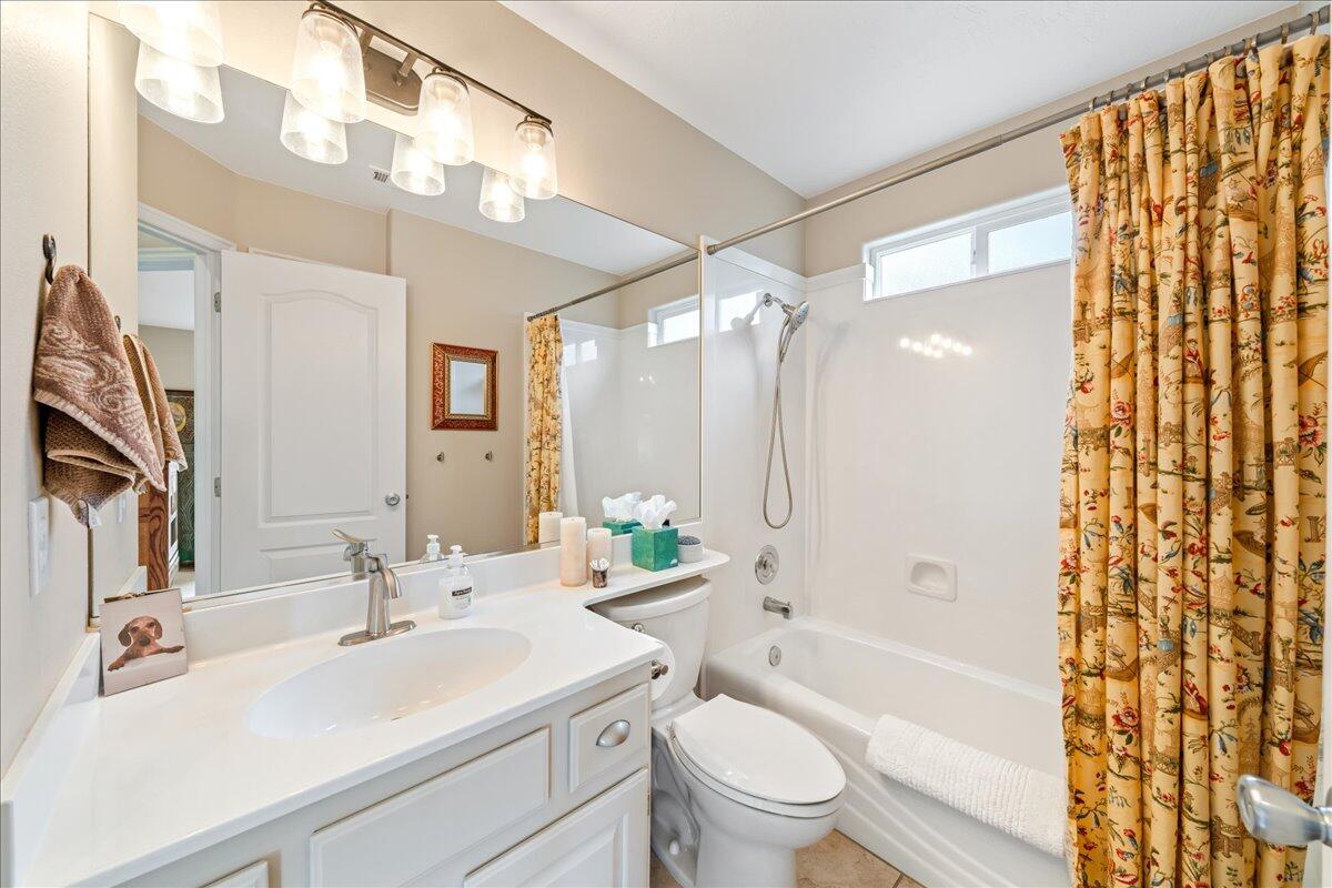 PADRE LAKES TOWNHOMES - Residential