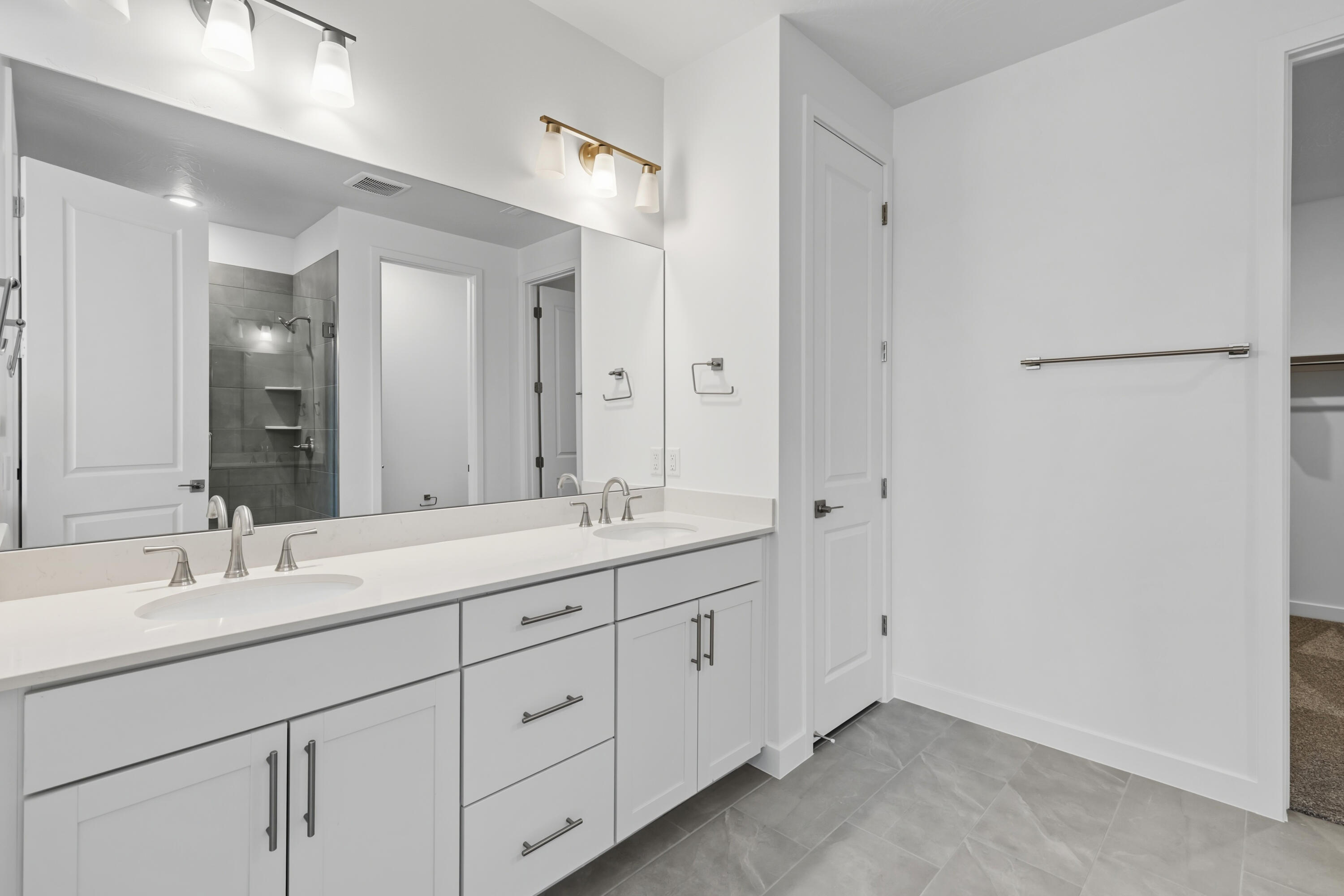 RED SLATE ESTATES - Residential