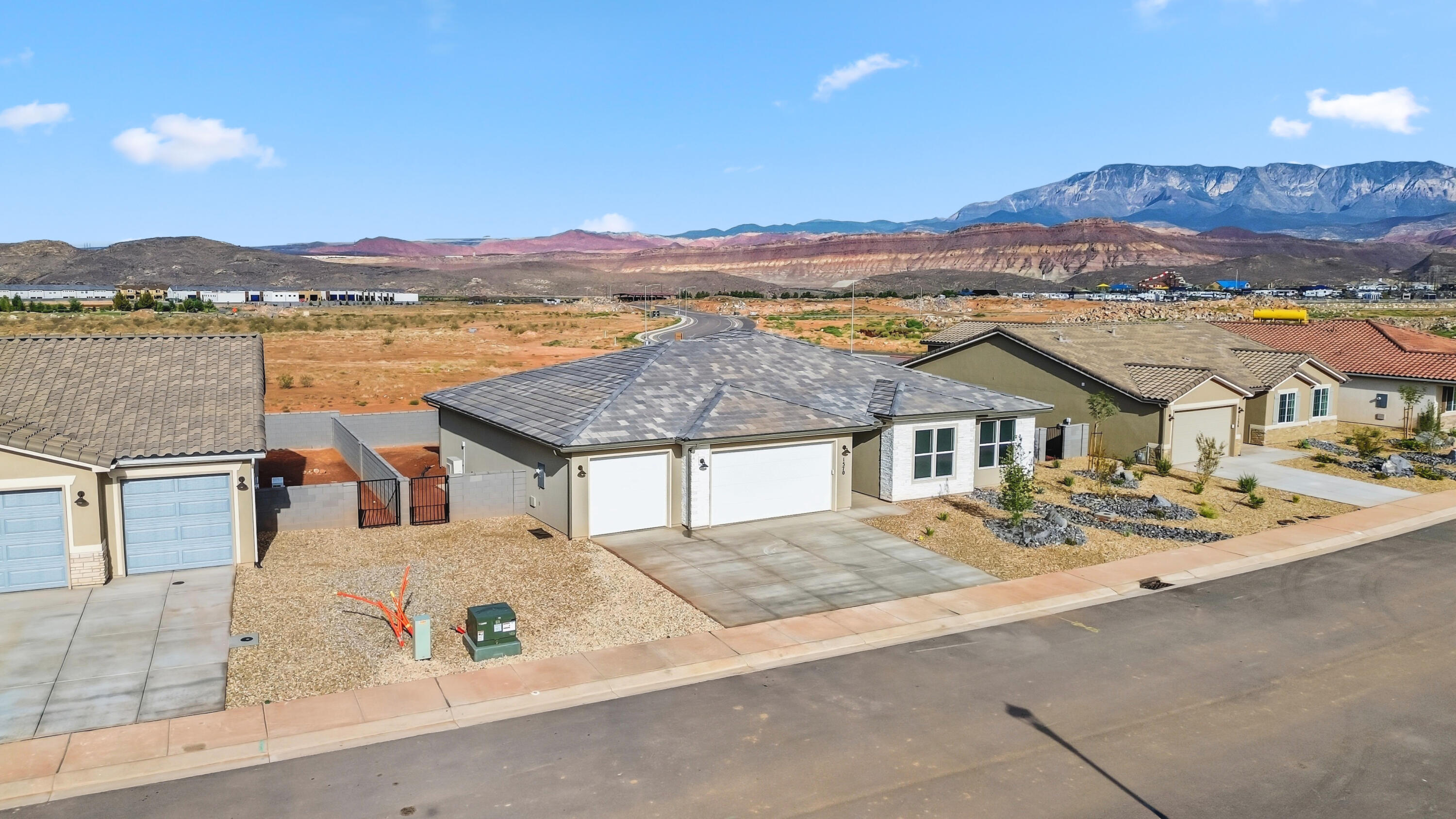 RED SLATE ESTATES - Residential