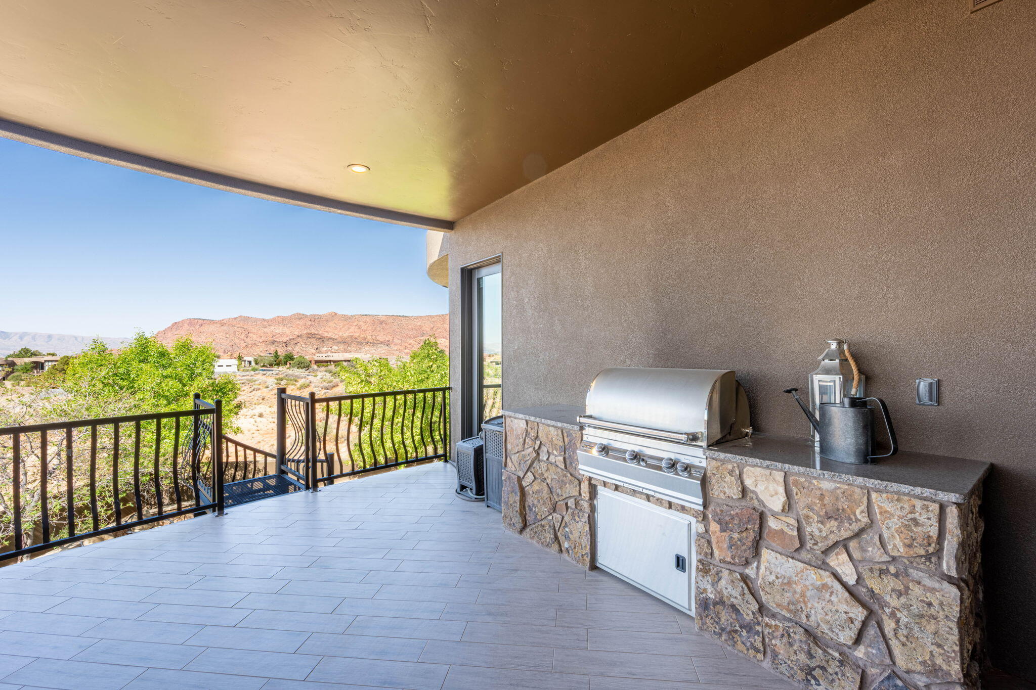 LEDGES OF ST GEORGE - Residential