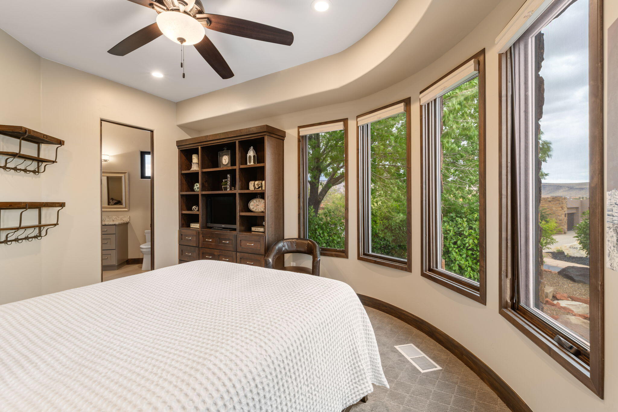 LEDGES OF ST GEORGE - Residential