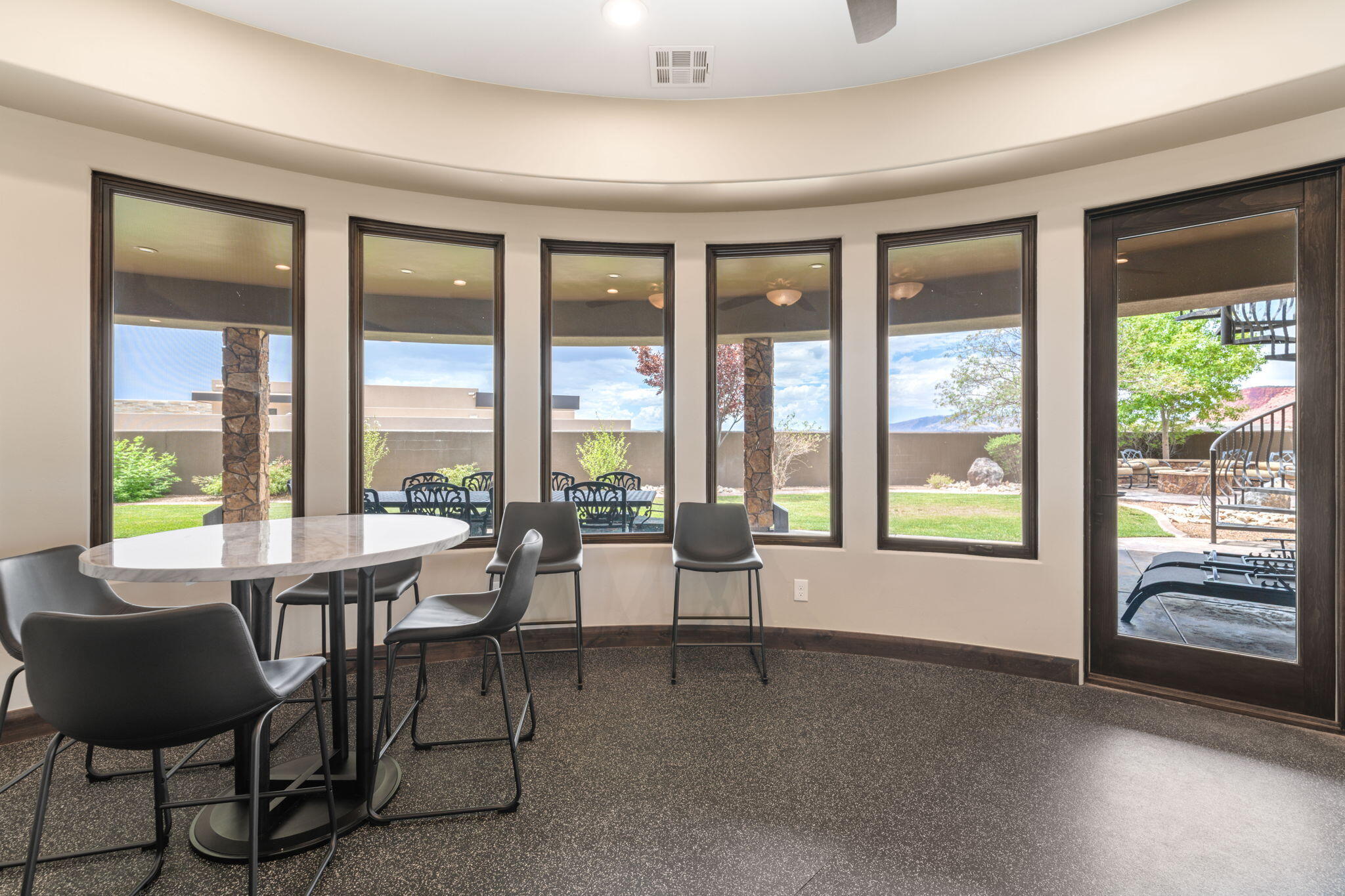 LEDGES OF ST GEORGE - Residential