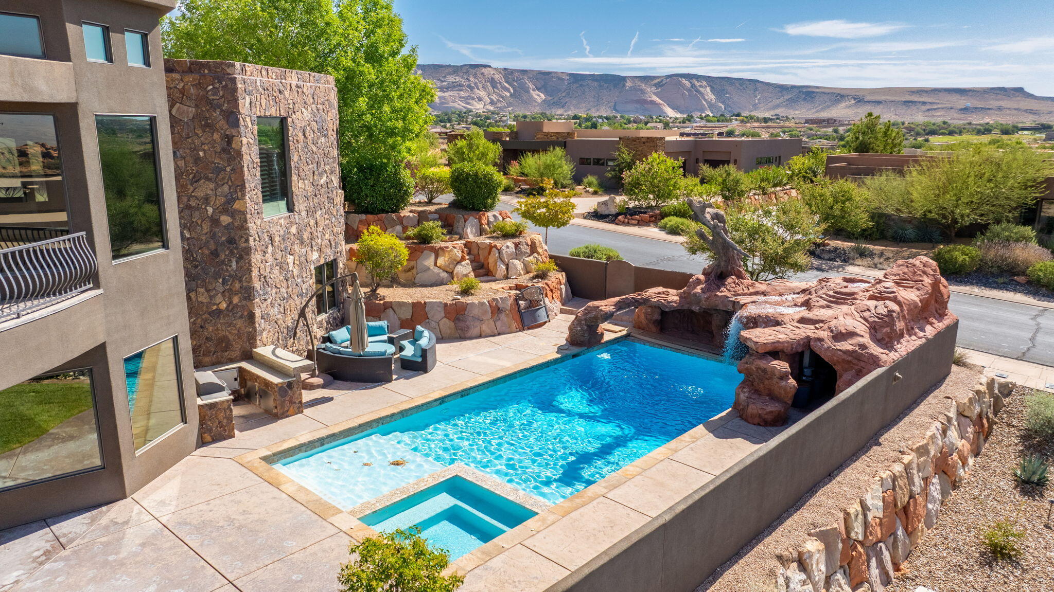 LEDGES OF ST GEORGE - Residential