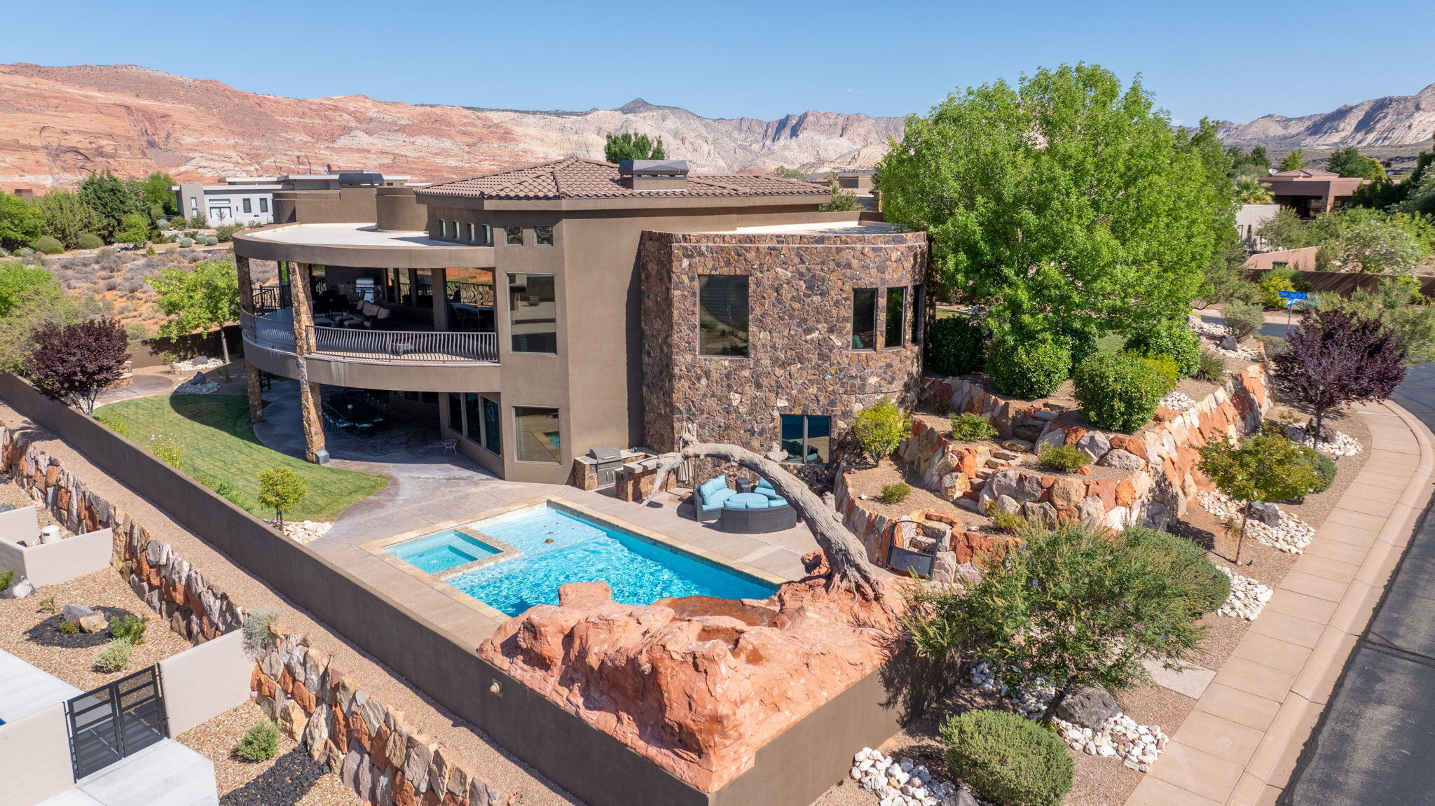 LEDGES OF ST GEORGE - Residential