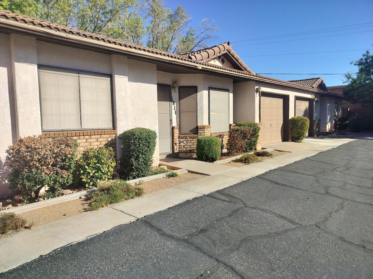 COLOR VIEW TOWNHOMES - Residential