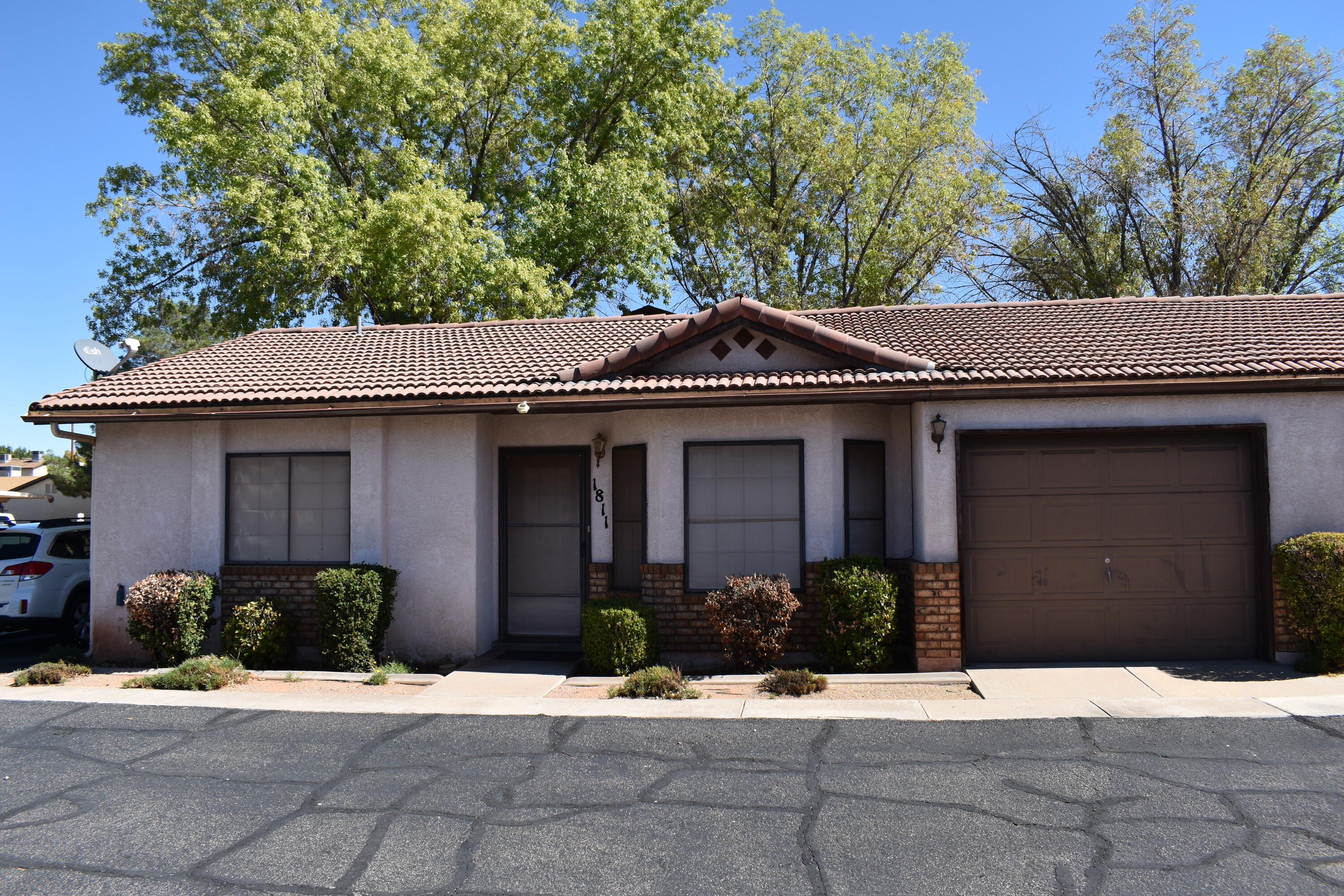 COLOR VIEW TOWNHOMES - Residential