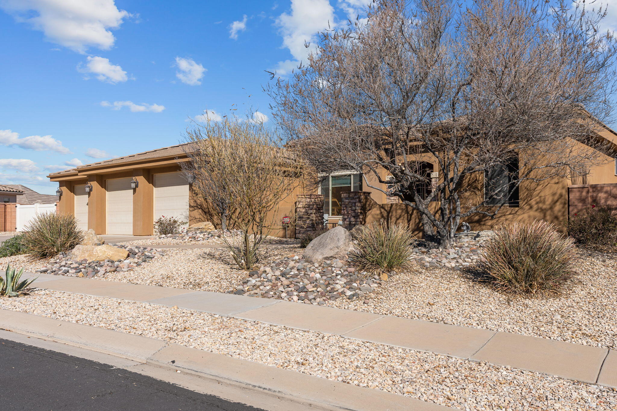 DESERT HILLS - Residential