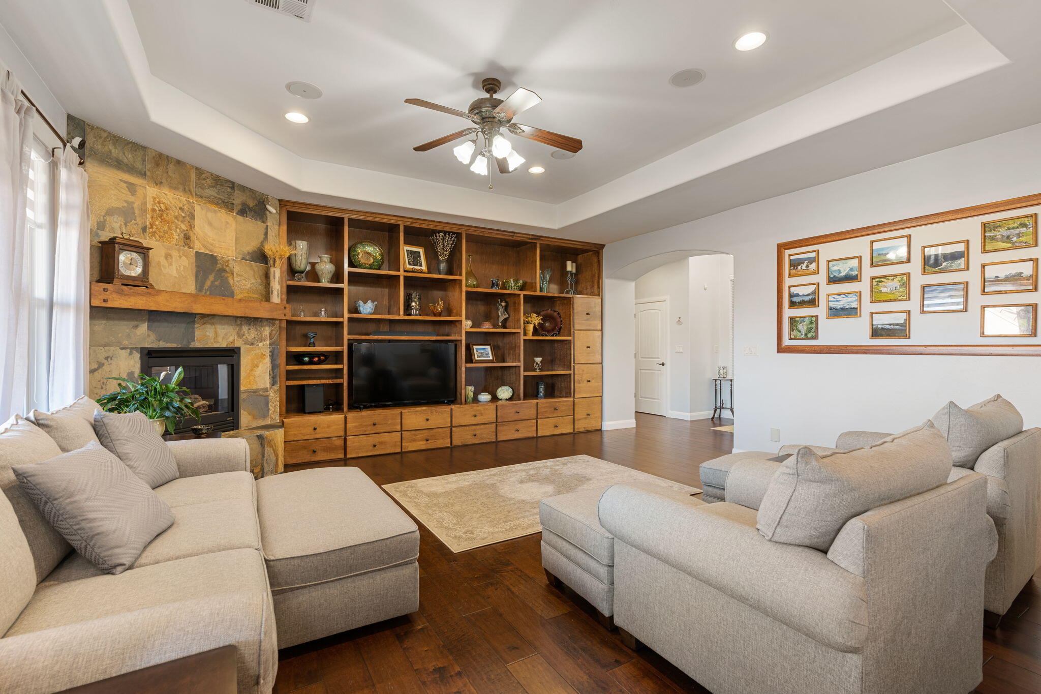 DESERT HILLS - Residential