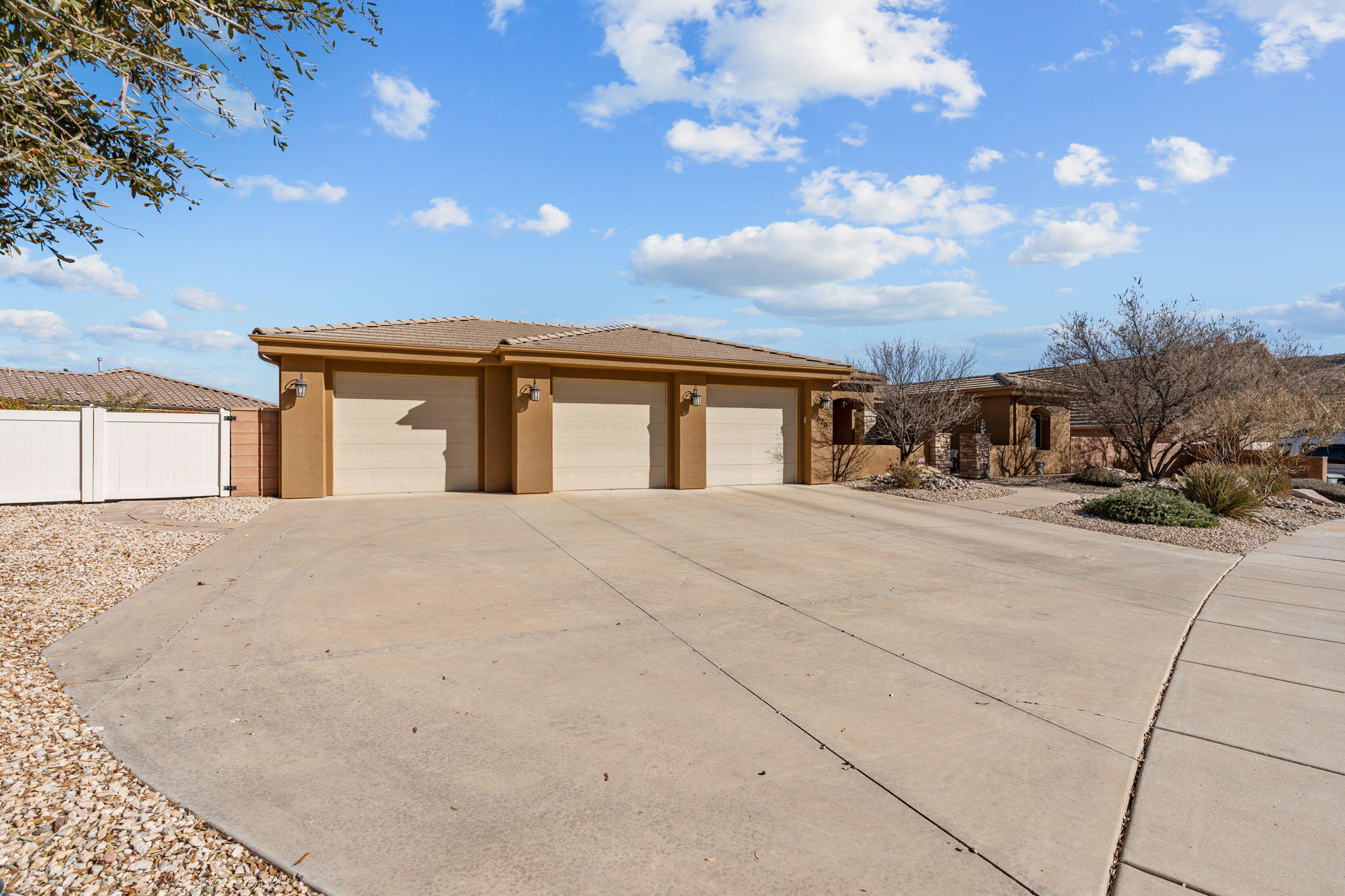 DESERT HILLS - Residential