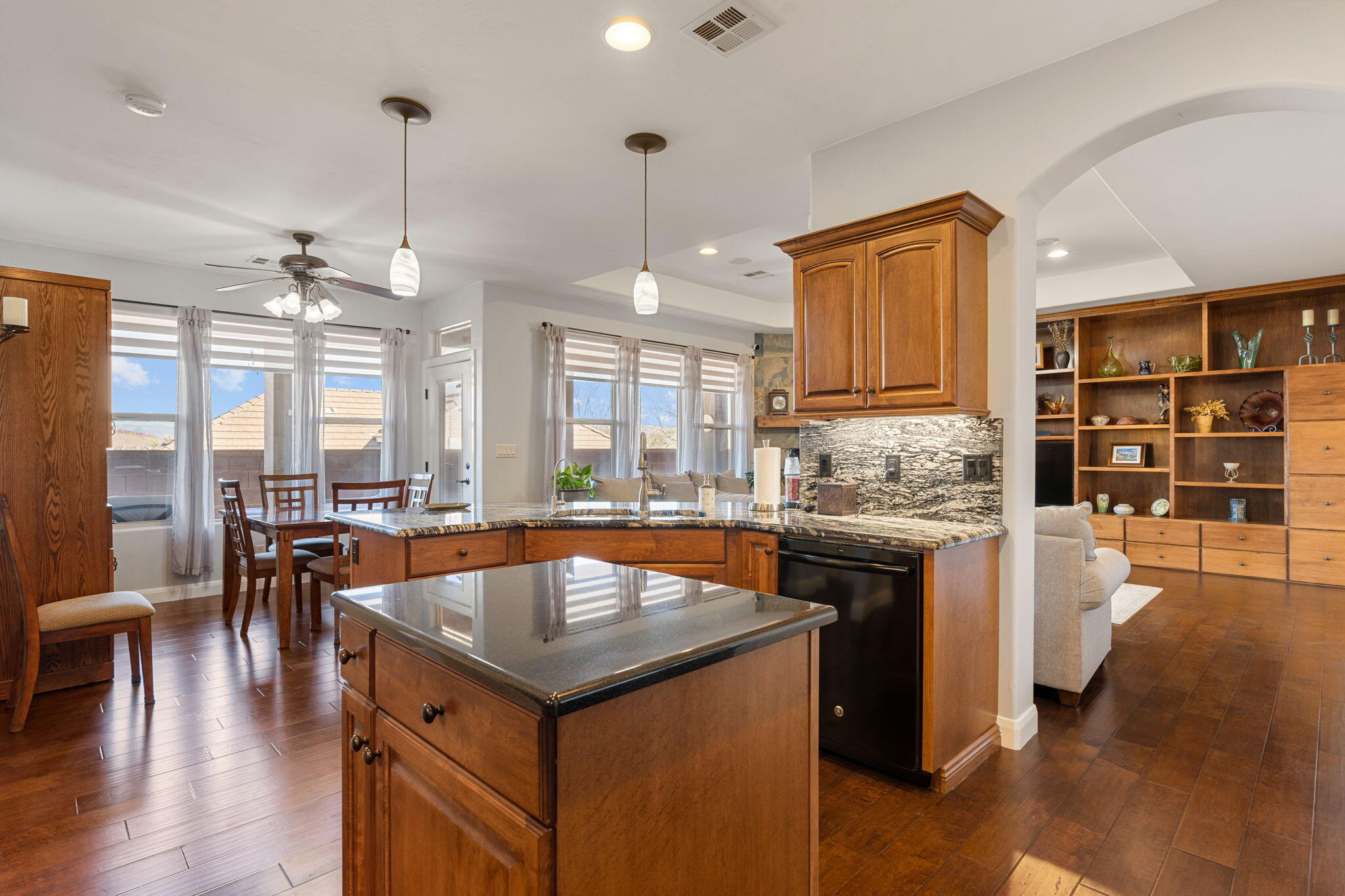 DESERT HILLS - Residential