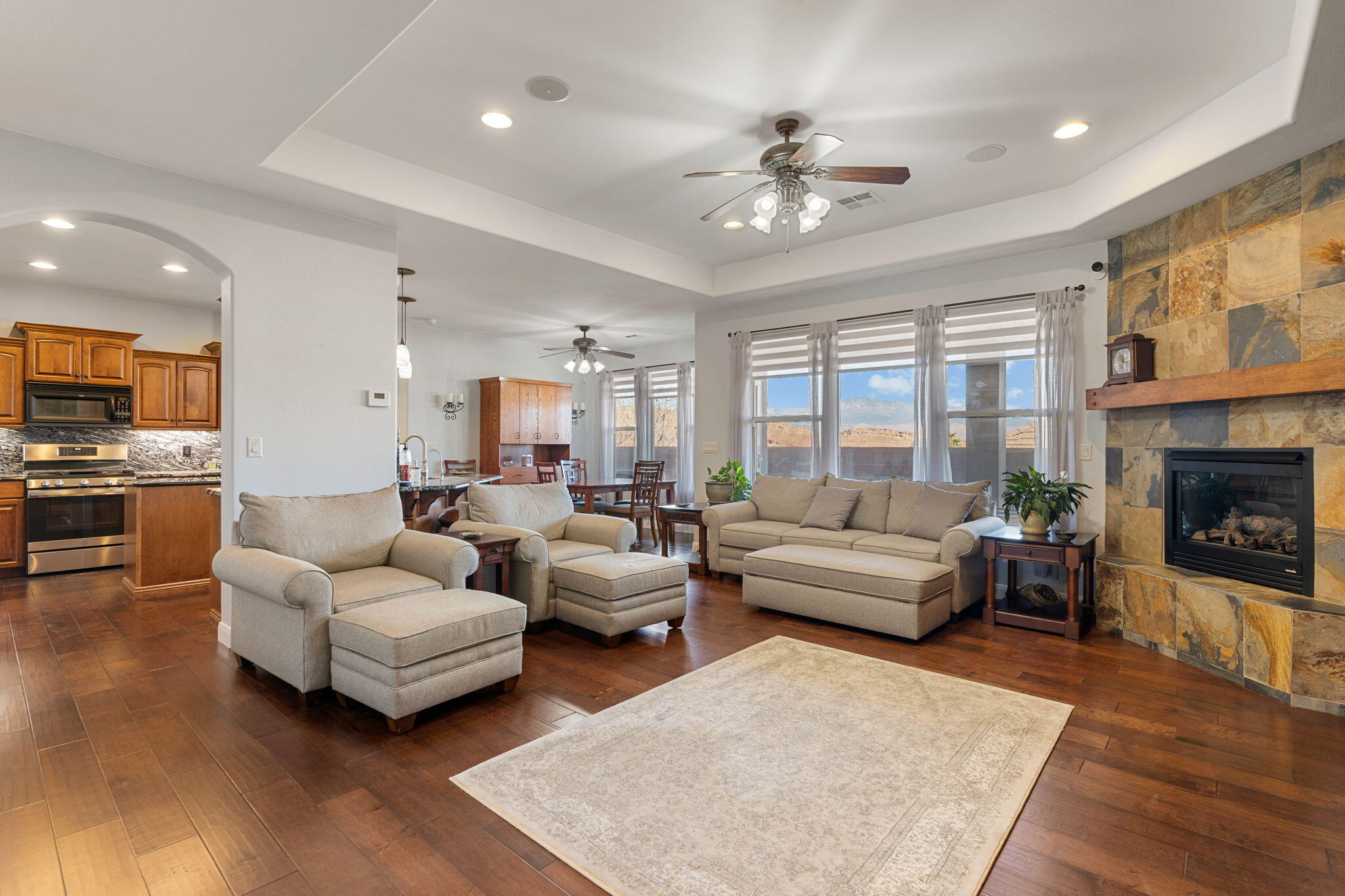 DESERT HILLS - Residential