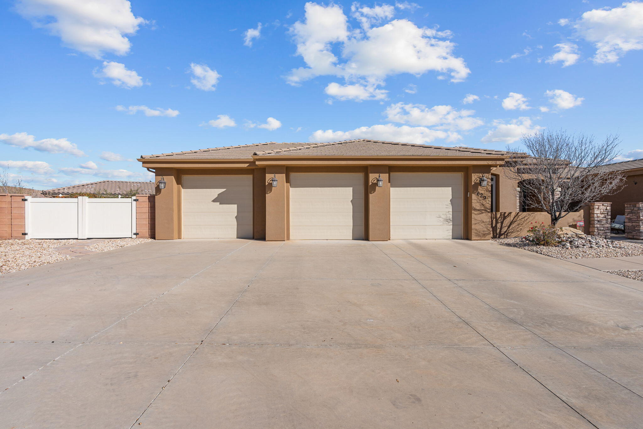 DESERT HILLS - Residential