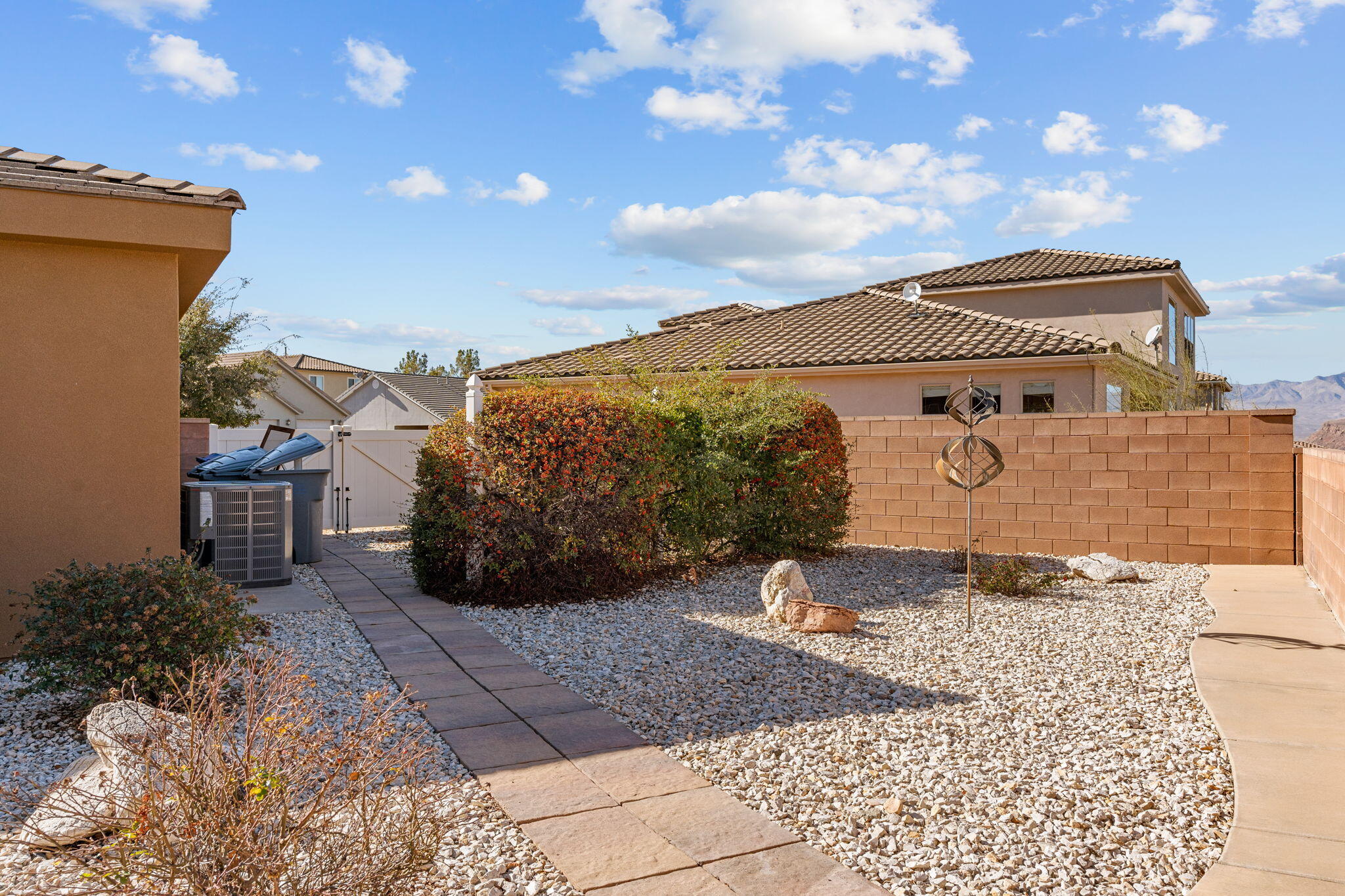 DESERT HILLS - Residential