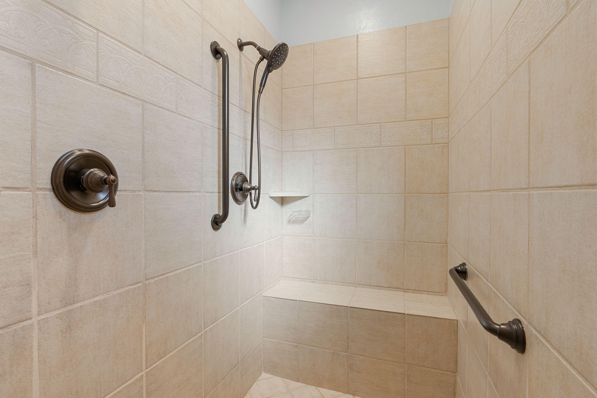 DESERT HILLS - Residential