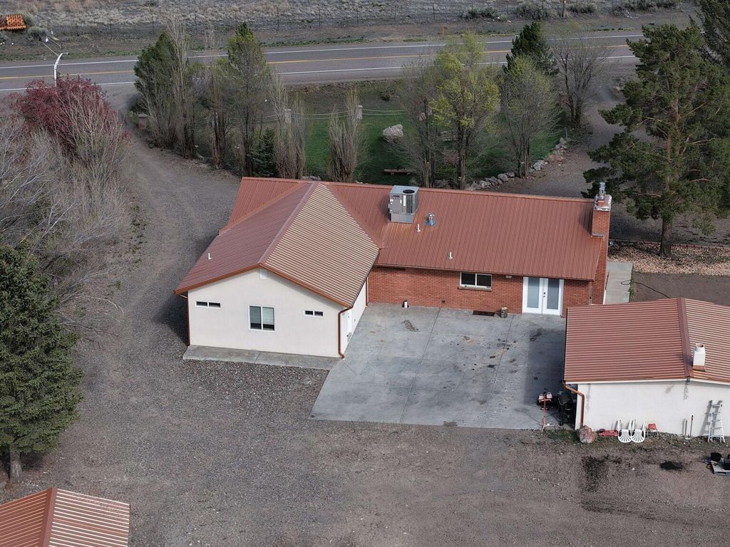 Photo of 915 N Main ST, Panguitch, UT 84759 (MLS # 25-267826)