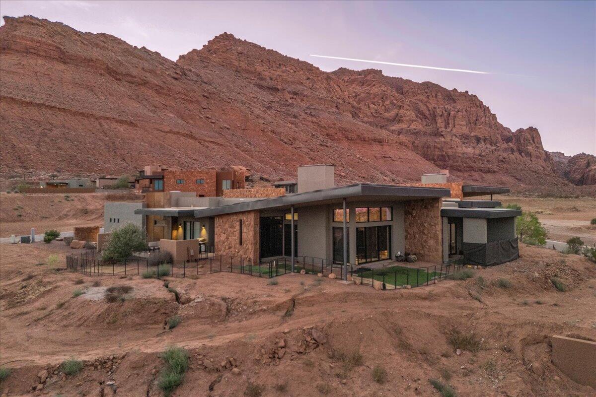 SENTIERRE PADRE CANYON - Residential