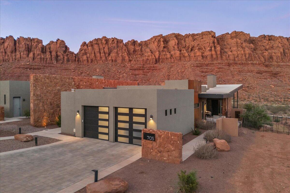 SENTIERRE PADRE CANYON - Residential