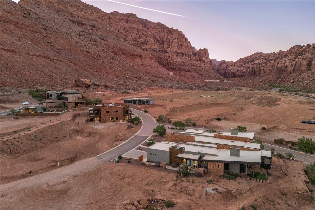 SENTIERRE PADRE CANYON - Residential