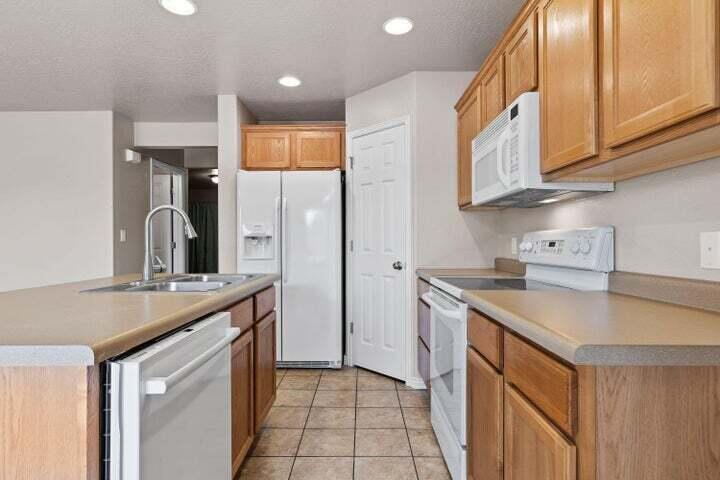 HIDDEN VALLEY TOWN HOMES - Residential