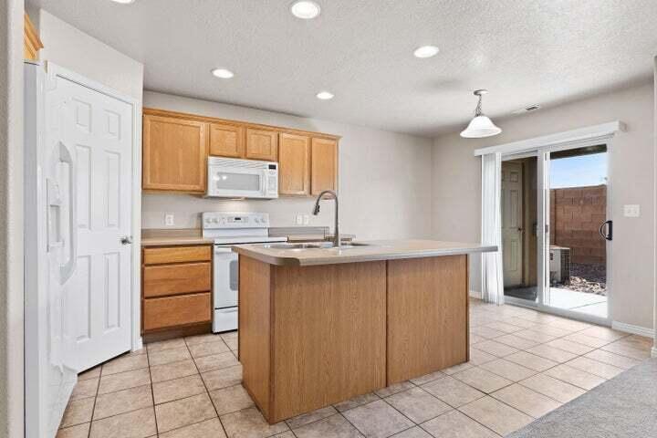 HIDDEN VALLEY TOWN HOMES - Residential