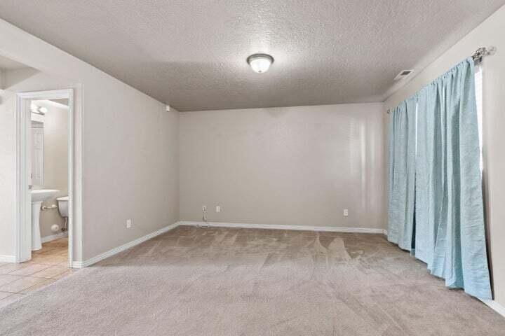 HIDDEN VALLEY TOWN HOMES - Residential