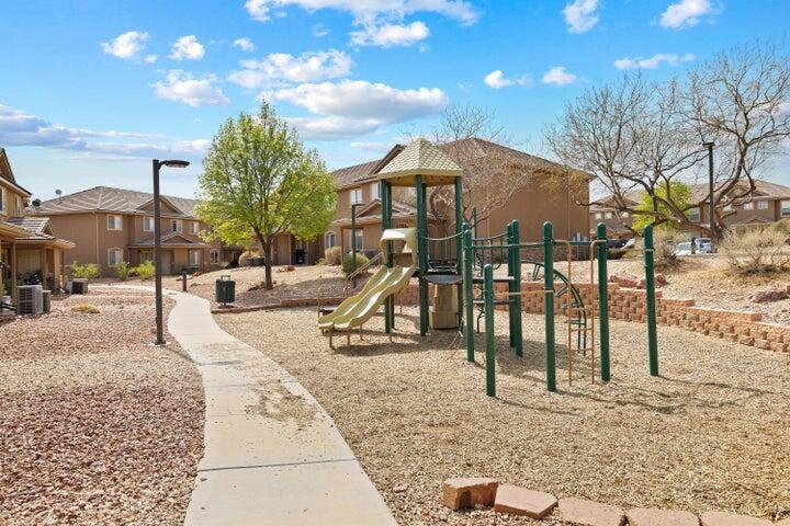 HIDDEN VALLEY TOWN HOMES - Residential