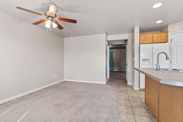 HIDDEN VALLEY TOWN HOMES - Residential