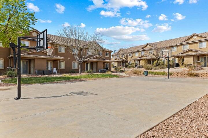 HIDDEN VALLEY TOWN HOMES - Residential