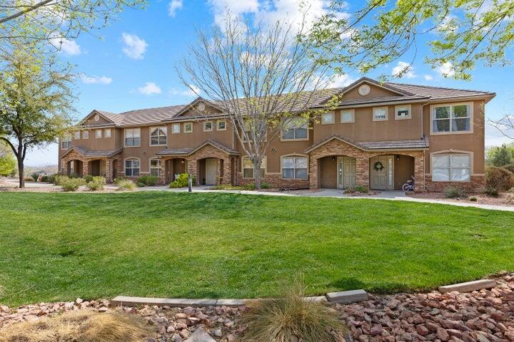 HIDDEN VALLEY TOWN HOMES - Residential