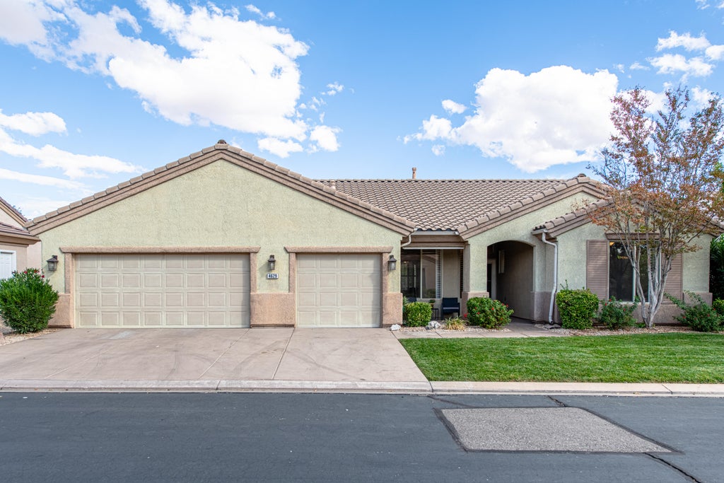 Photo of 4629 Tranquility Bay DR, Saint George, UT 84790 (MLS # 26-277260)