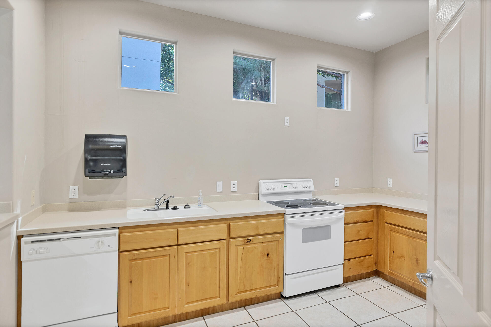 BLACKROCK CONDOS AT STONEBRIDGE - Residential