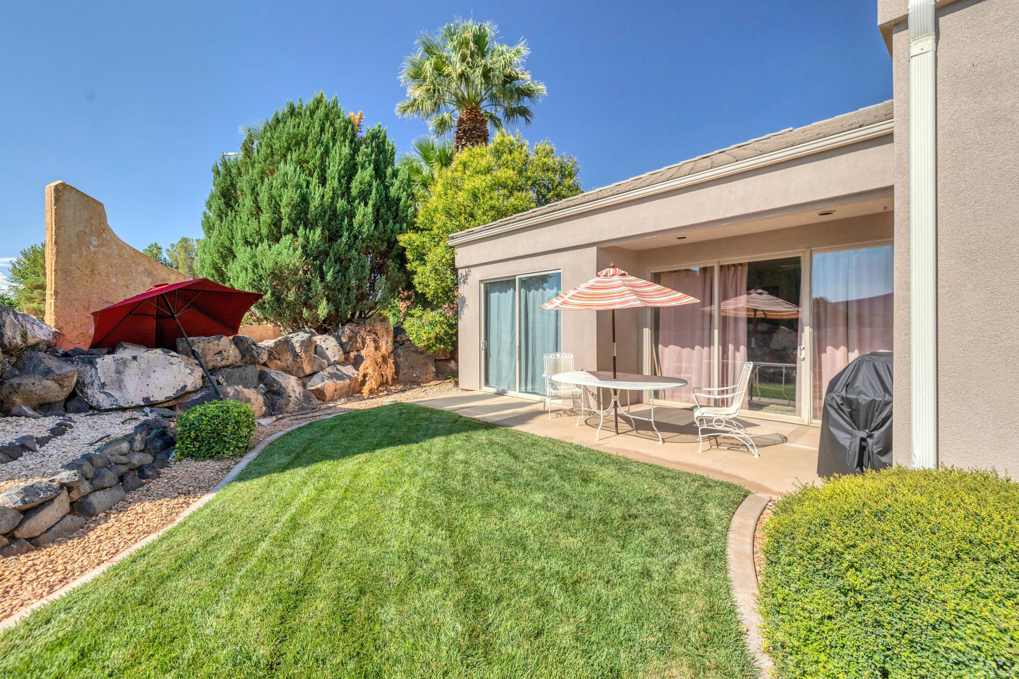 BLACKROCK CONDOS AT STONEBRIDGE - Residential