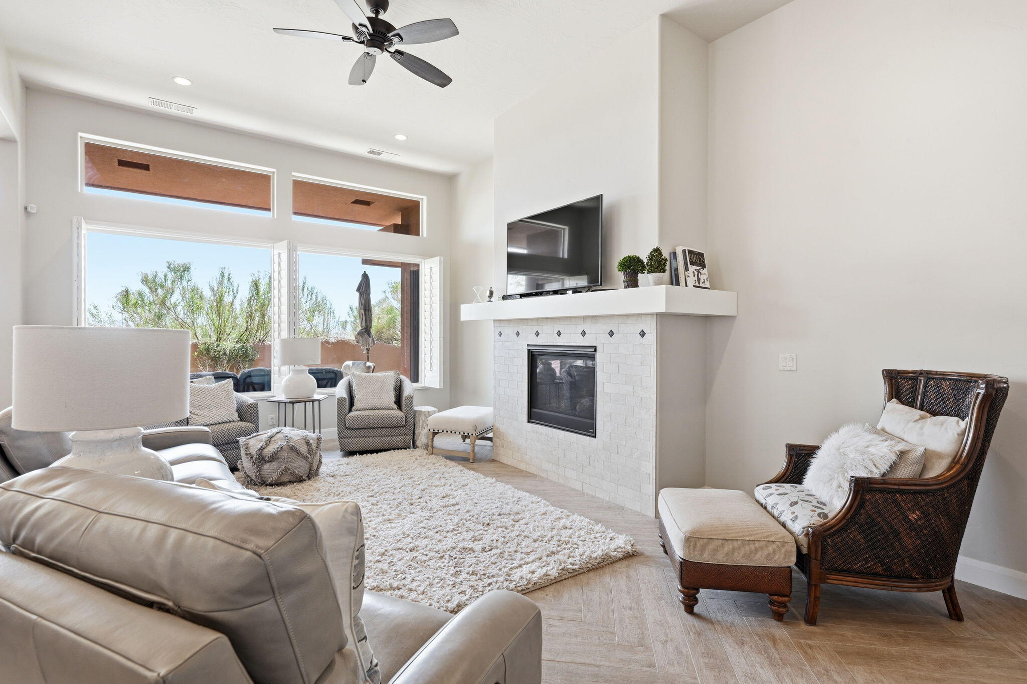 KACHINA SPRINGS EAST AT ENTRADA - Residential