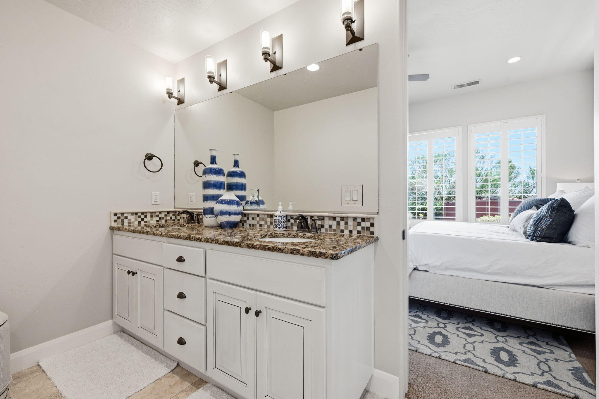 KACHINA SPRINGS EAST AT ENTRADA - Residential