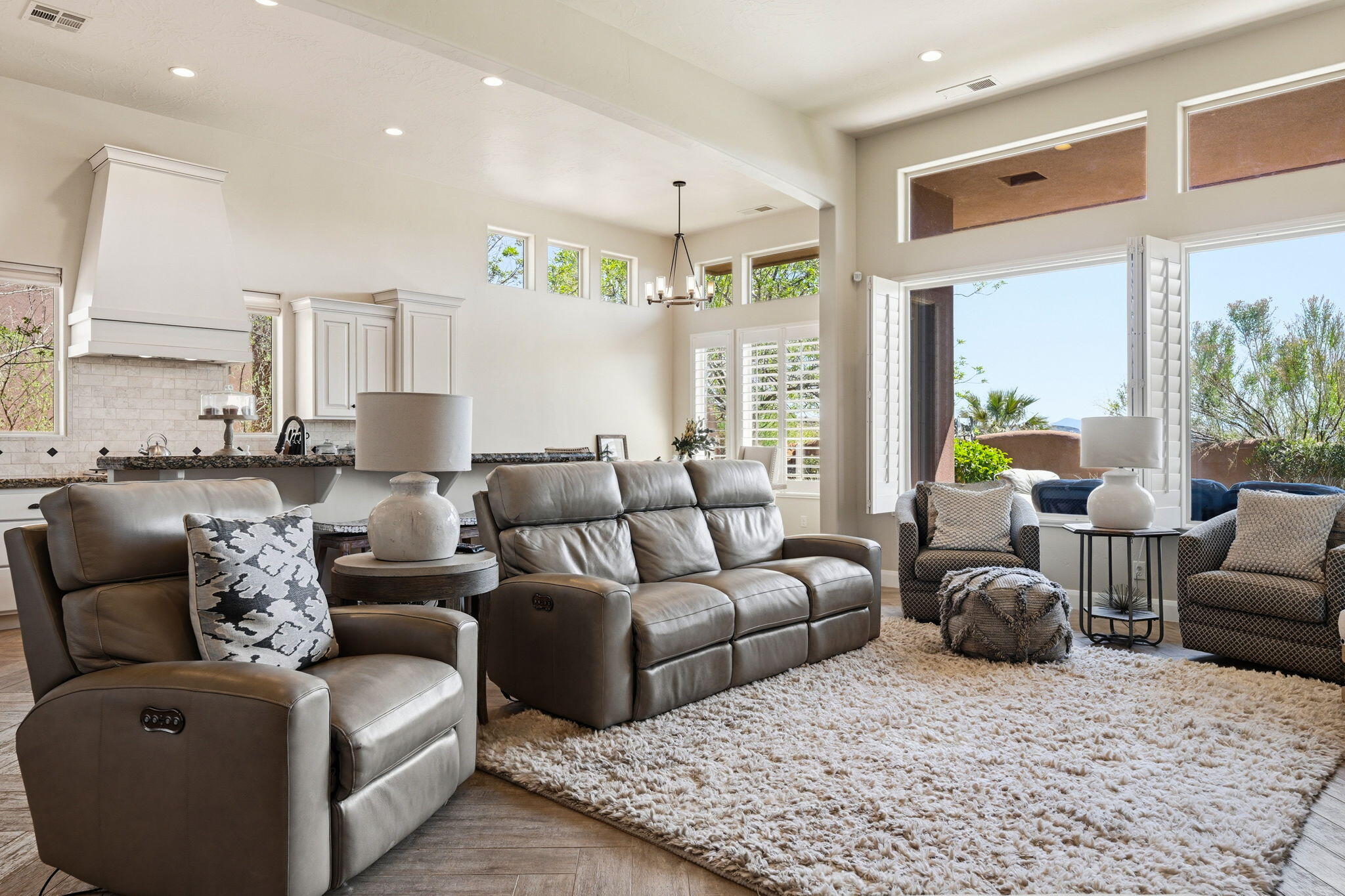 KACHINA SPRINGS EAST AT ENTRADA - Residential