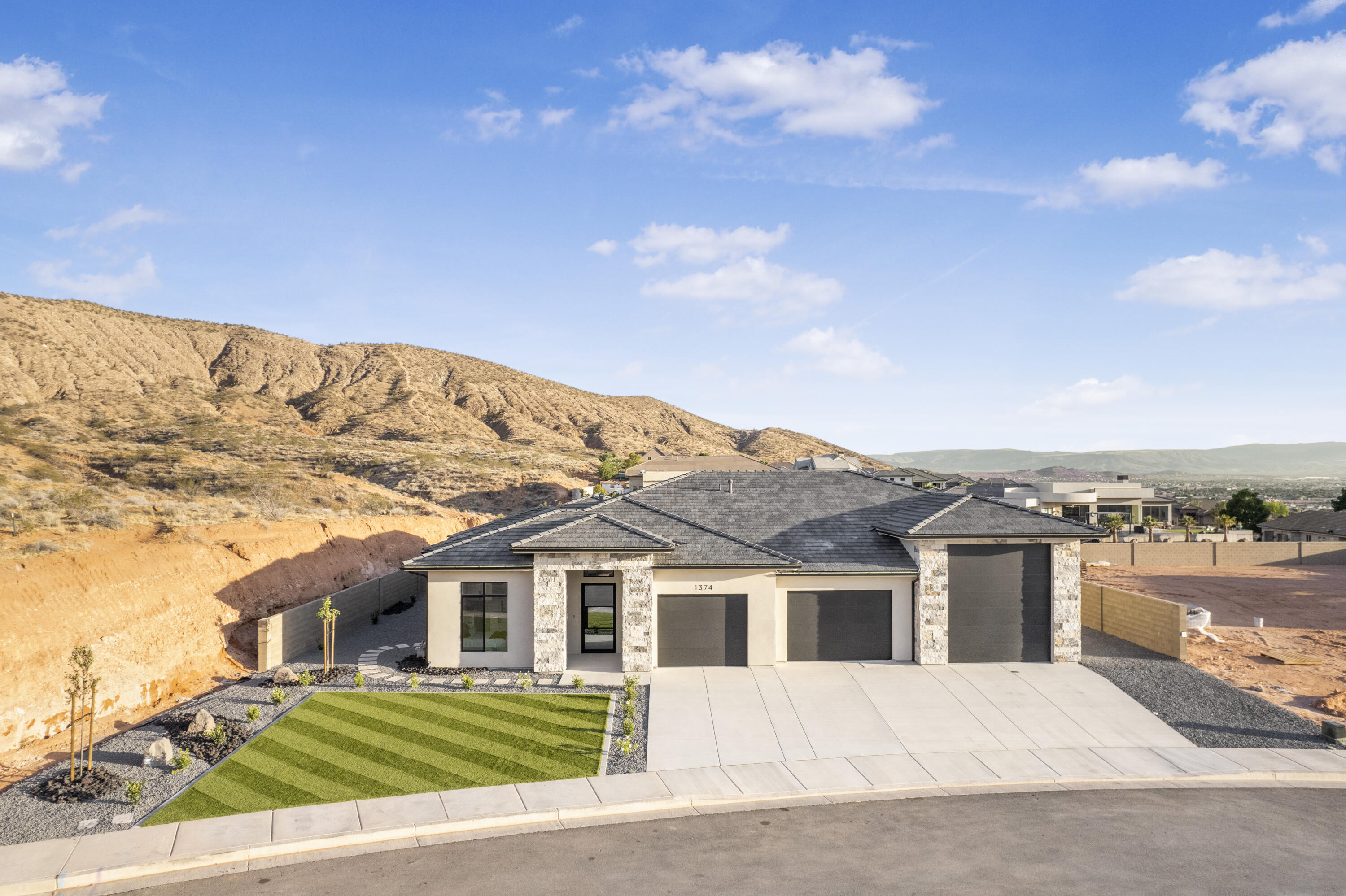 HEIGHTS AT WASHINGTON BENCH - Residential