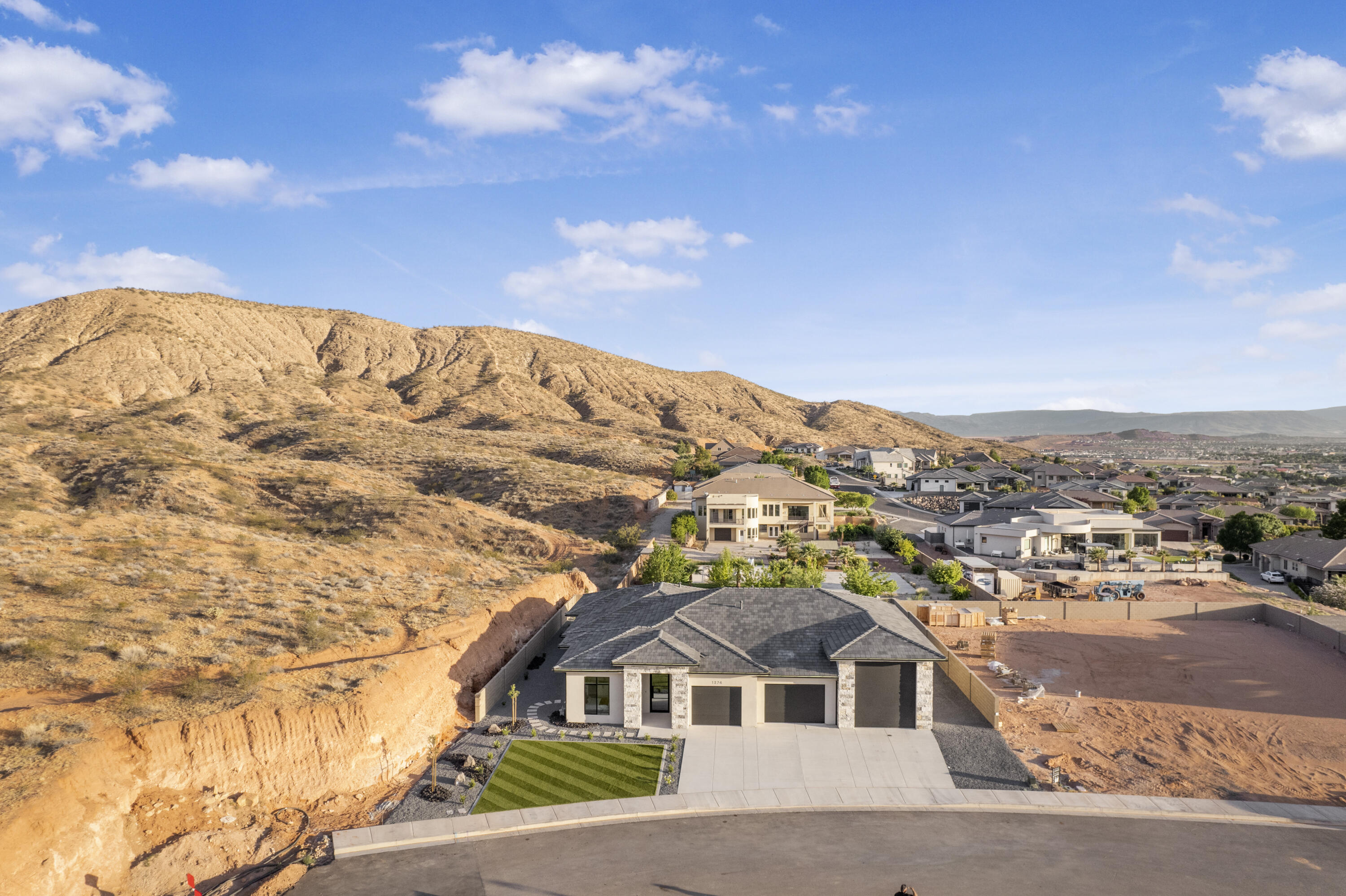 HEIGHTS AT WASHINGTON BENCH - Residential