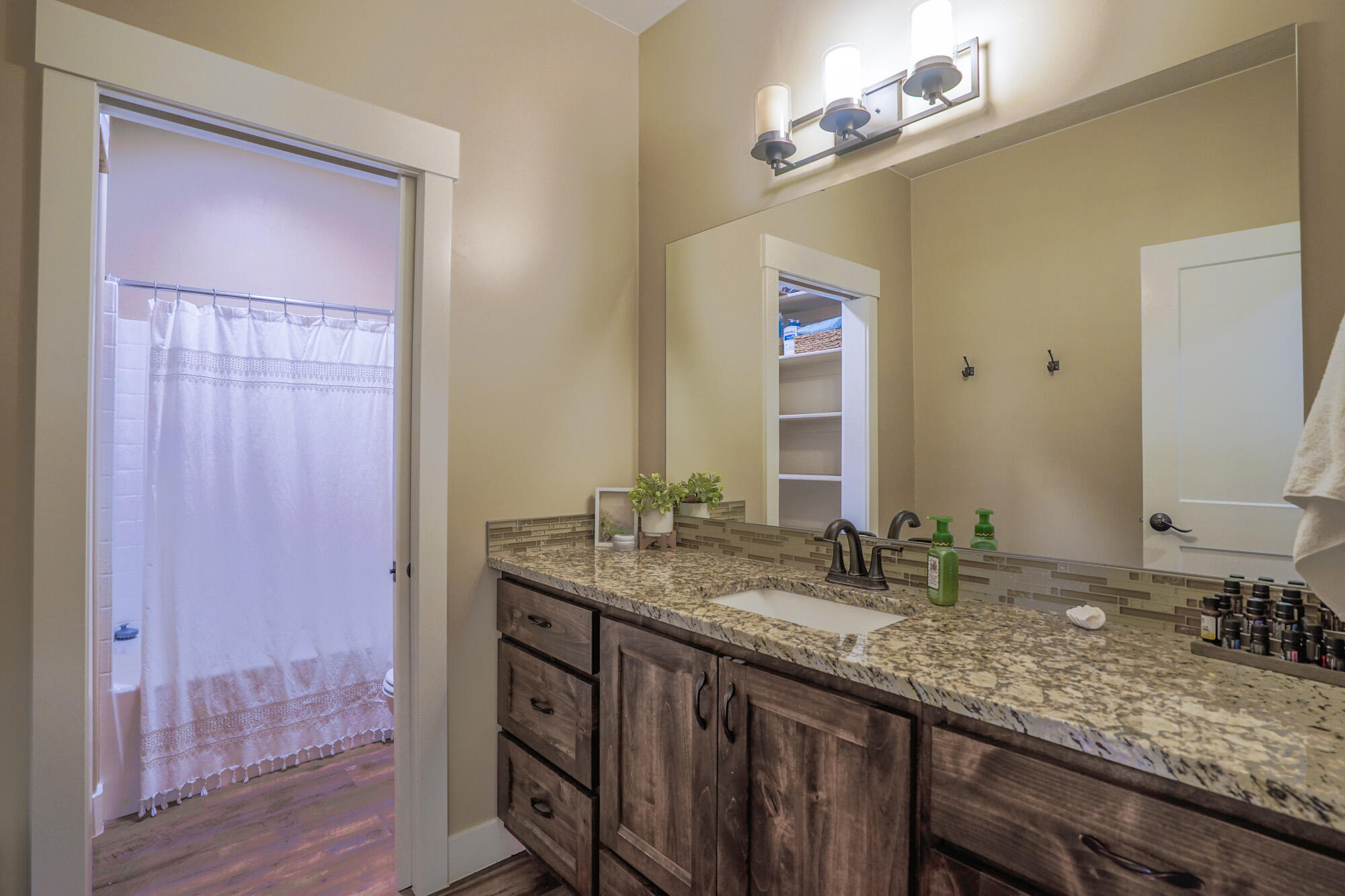 CORNERSTONE - Residential