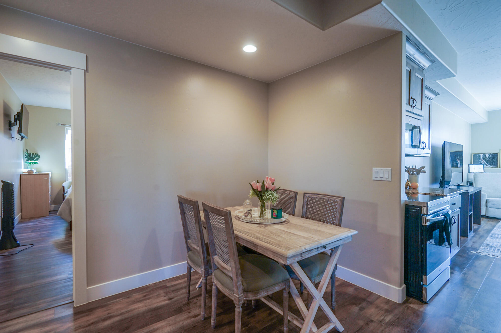 CORNERSTONE - Residential