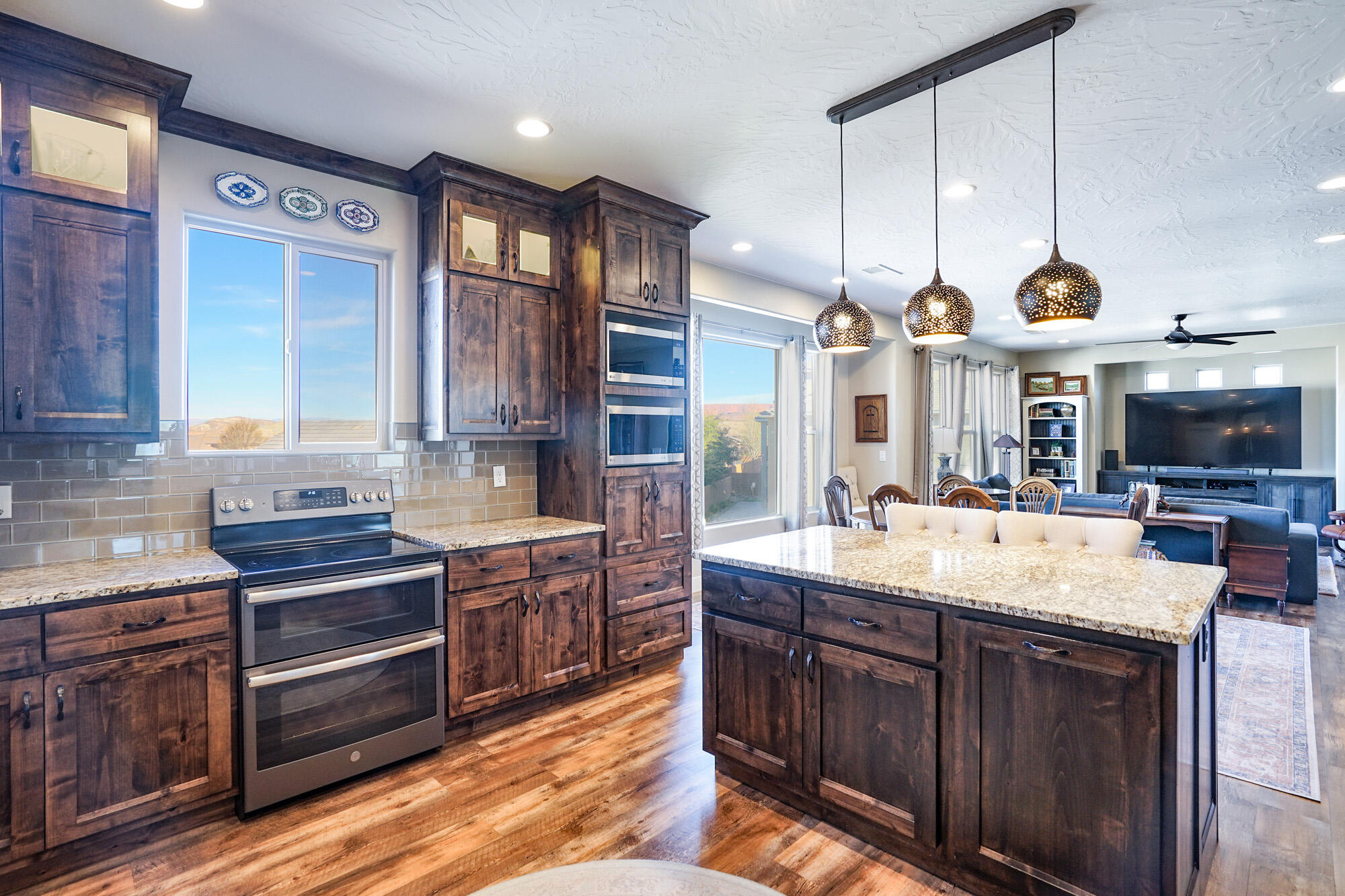 CORNERSTONE - Residential